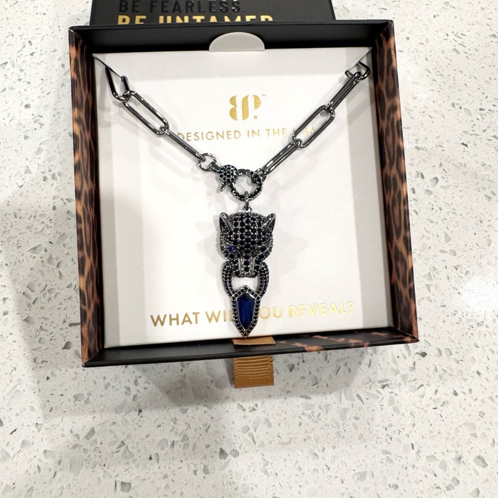 FIZZTOPIA EXCLUSIVE Untamed Piece - Silent Roar - BLUE SAPPHIRE